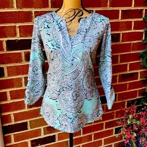 Navy/gray/mint colored paisley print blouse